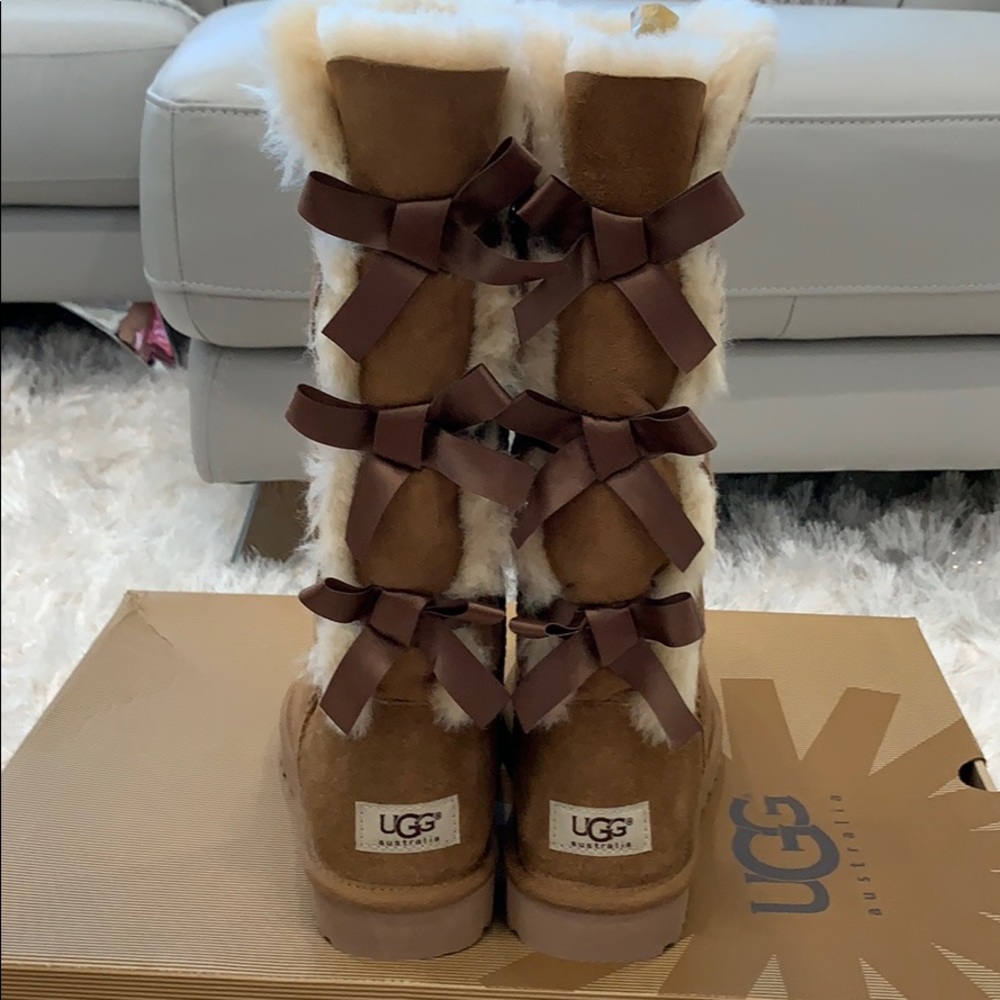 🆕UGG BAILEY BOW TALL CHESTNUT SIZE 8